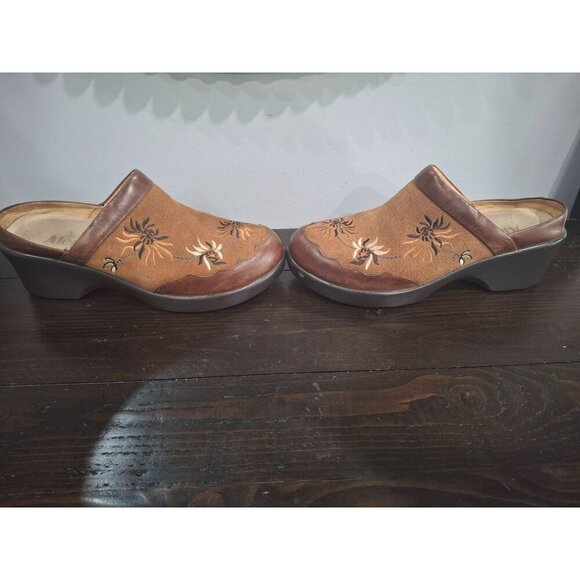NWOB Alegria Isa Embroidered Floral Leather Fashion Mule/Sz. 38 (Euro), 7.5-8 US - Picture 4 of 9